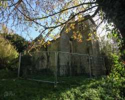 The reason why this site is listed in the Grade II The reason why this site is listed in the Grade II category of buildings is because of its connection with Sir Robert Bruce Cotton, and for it is an i